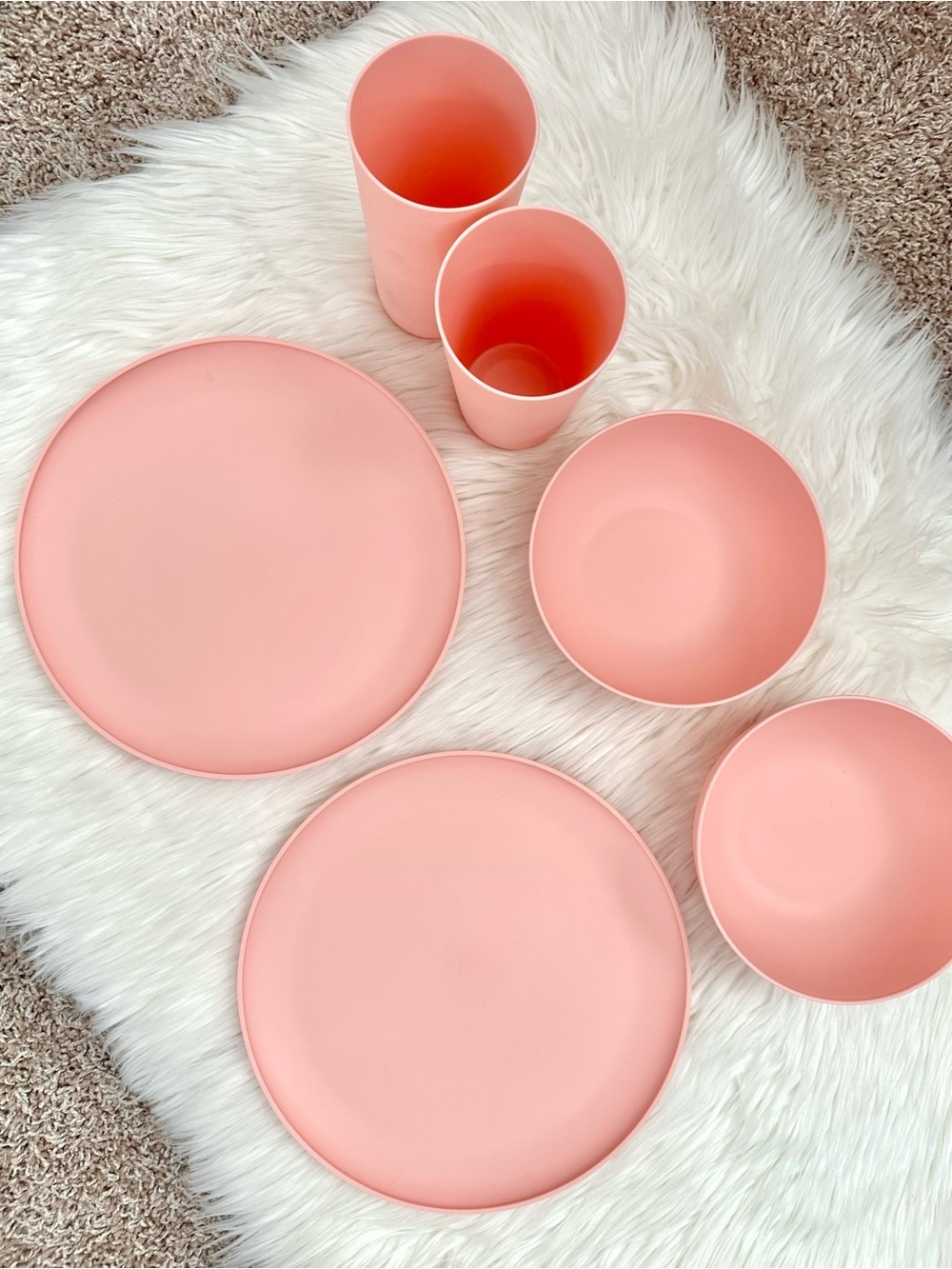 DINNERWARE SET - Picture 2 of 4